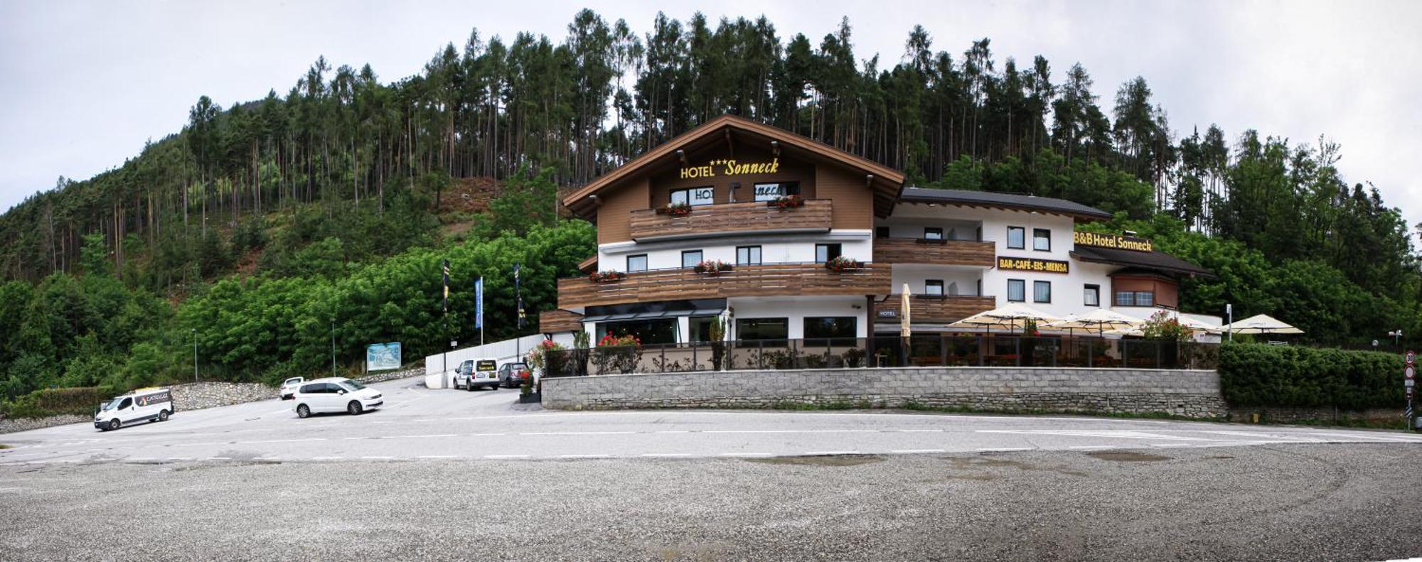 B&B Hotel Sonneck Natz-Schabs エクステリア 写真